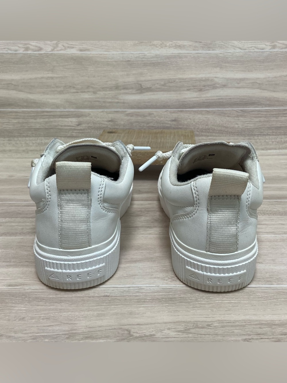 REEF / Lay Down Dawn White Leather Sneaker Size 8 - Picture 6 of 14